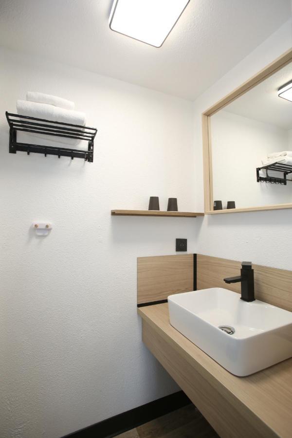 Enzo Hotels Chartres Mainvilliers By Kyriad Direct Bagian luar foto