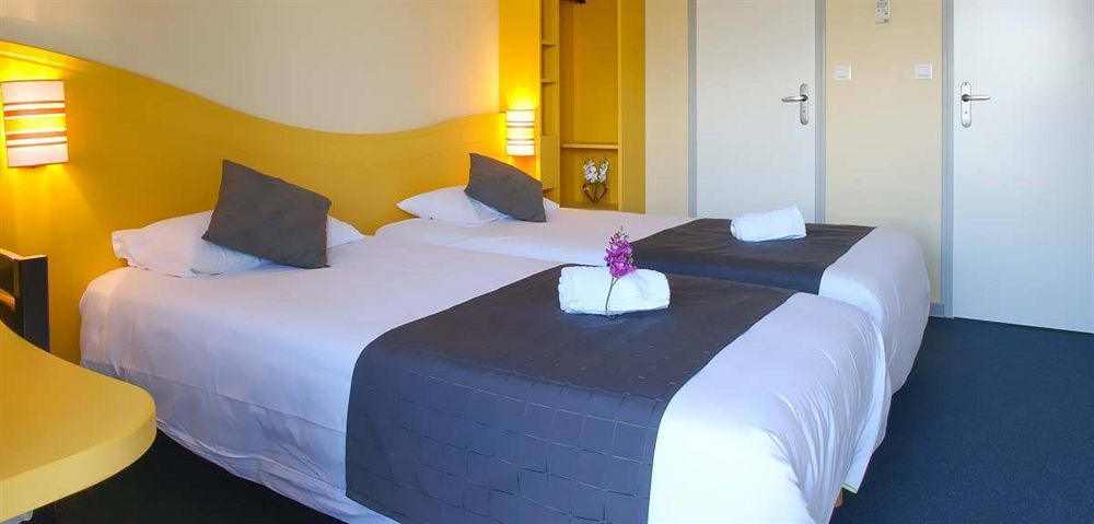 Enzo Hotels Chartres Mainvilliers By Kyriad Direct Bagian luar foto